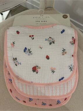 🤍 NWT Pink Floral & Strawberry Baby Bibs 100% Cotton - 3 Pack by Apple + Ivy
